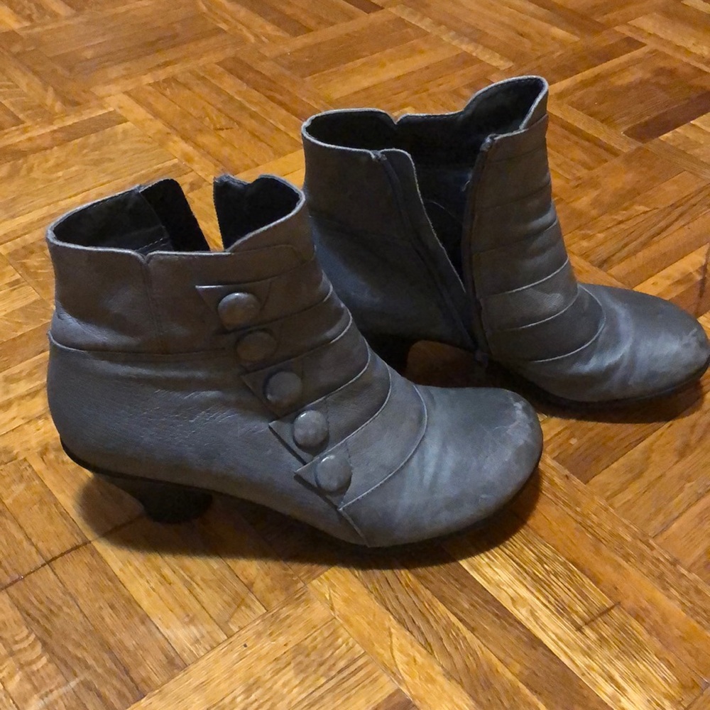 Grey booties in great condition